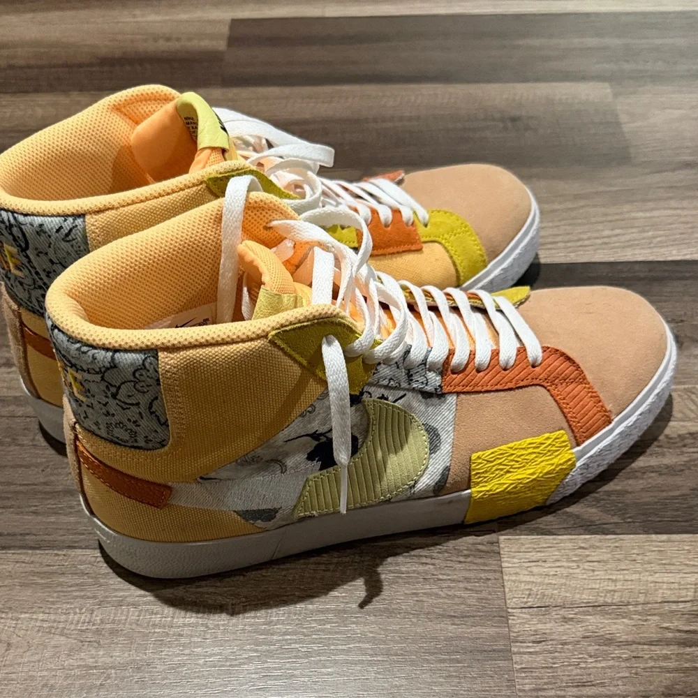 Nike SB Colorful High-Top Sneakers - Picture 3 of 6